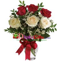 send 6 mixed roses in vase to dhaka