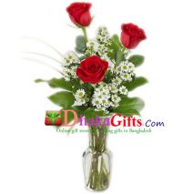 Send Fresh 3 Roses in FREE Vase to Dhaka in Bangladesh